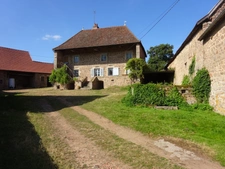 Dpt Saône et Loire (71), à vendre Ancienne ferme, P5, terrain 2340m²   