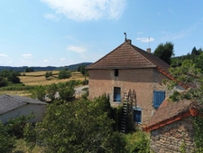 Maison à rénover 5 pièces / 110m² SUIN (71) Terrain de 1160m²