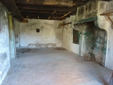 Ancien corps de ferme à rénover / 40m² + Annexes / Terrain 471m² DOMPIERRE LES ORMES (71)