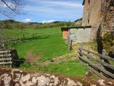 Ancien corps de ferme à rénover / 40m² + Annexes / Terrain 471m² DOMPIERRE LES ORMES (71)