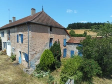 Maison à rénover 5 pièces / 110m² SUIN (71) Terrain de 4714m²