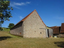 Dpt Saône et Loire (71), à vendre Ancienne ferme, P5, terrain 2340m²   