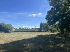 Terrain constructible de 1 537m² à vendre à Plessé