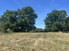 Terrain constructible de 1 537m² à vendre à Plessé
