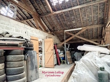*EXCLUSIF* - PROPRIETE ATYPIQUE avec bâtiments, silo et logement