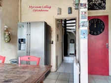 *EXCLUSIF* - PROPRIETE ATYPIQUE avec bâtiments, silo et logement