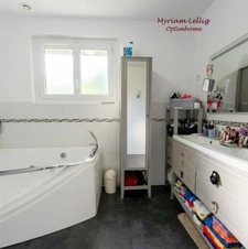 Maison familiale avec sous-sol + grande pièce aménageable supplémentaire - LA BONNEVILLE SUR ITON (27)