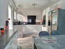 Maison familiale avec sous-sol + grande pièce aménageable supplémentaire - LA BONNEVILLE SUR ITON (27)
