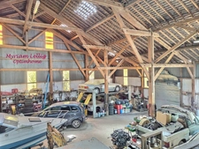 *EXCLUSIF* - PROPRIETE ATYPIQUE avec bâtiments, silo et logement