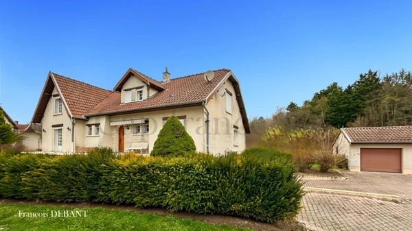 Maison à vendre 7 pièces proche de MACHAULT (08)