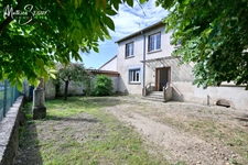 MILLERY – Beau potentiel pour cette maison P7 avec jardin, sous-sol et dépendances
