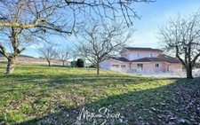 THURINS - Pleasant house on a 936 m² plot 