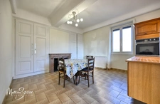 MILLERY – Beau potentiel pour cette maison P7 avec jardin, sous-sol et dépendances