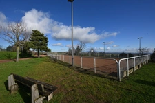 Terrain à construire avec bâti à conserver ou à démolir pour contruire votre habitat de demain