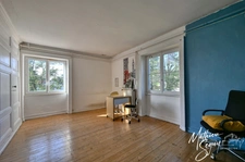 Discover the timeless elegance of this exceptional mansion. 