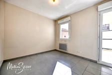 Craponne - Appartement T2 avec terrasse et place de stationnement extérieur