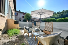 Maison de village avec extérieur à SAIN BEL (69)