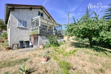 LENTILLY - Petite maison sur grand terrain avec vue