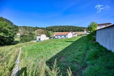 Terrain constructible dans un village convivial 