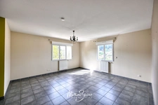 YZERON - Agréable appartement grand T3 avec balcon et vue  + stationnement dans garage fermé