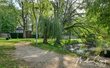 Terrain constructible de 1 200,00 m², dans un cadre calme et verdoyant 