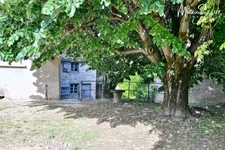 MILLERY – Beau potentiel pour cette maison P7 avec jardin, sous-sol et dépendances