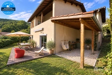 THURINS - Grande maison de hameau avec vue 
