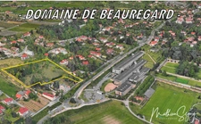 Terrain constructible de 1 200,00 m², dans un cadre calme et verdoyant 