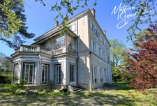 Découvrez l'élégance intemporelle de cette Maison de Maître d'exception à rénover