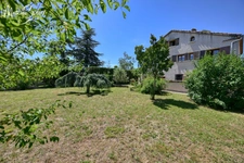 Grande maison P7 sur un grand terrain au coeur de SAINT JEAN DE TOUSLAS