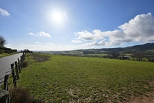 Jolie terrain avec vue pour accueillir tous vos projets de vie ! 