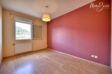 YZERON - Agréable appartement grand T3 avec balcon et vue  + stationnement dans garage fermé