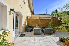 Maison P3 avec terrasse, remise, et 2 stationnements