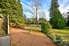 THURINS - Vast green property