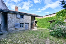 MILLERY – Beau potentiel pour cette maison P7 avec jardin, sous-sol et dépendances