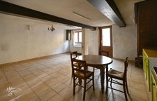 SAINT GENIS LAVAL - Maison de village avec courette