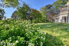 Discover the timeless elegance of this exceptional mansion. 