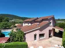 THURINS - Agréable maison sur parcelle de 936 m² bercée par le chant des oiseaux