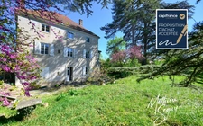 Découvrez l'élégance intemporelle de cette Maison de Maître d'exception à rénover