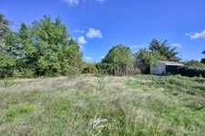 Un joli terrain recherche ses futurs propriétaires pour implanter un nouveau projet de vie!