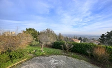 VAUGNERAY - Terrain à bâtir pour une maison P5 à étage + garage