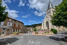 POMEYS, Agréable terrain constructible orienté sud au cœur du village 