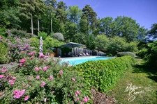 PROPRIETE verdoyante à AVEIZE 