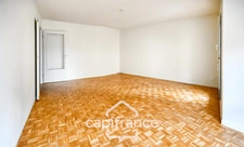 LYON 7 - Appartement T3 rénové avec balcon / Grand garage en sous sol