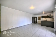 Craponne - Appartement T2 avec terrasse et place de stationnement extérieur