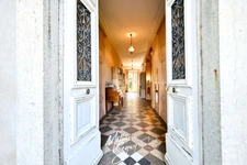 Discover the timeless elegance of this exceptional mansion. 