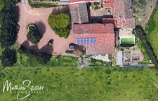 THURINS - Propriété avec terrain, dépendance et garages en limite de zone agricole