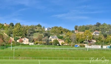 Terrain constructible de 1 200,00 m², dans un cadre calme et verdoyant 