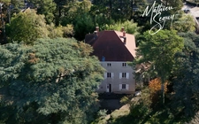 Discover the timeless elegance of this exceptional mansion. 