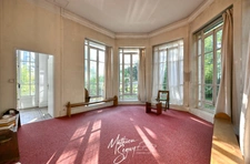 Discover the timeless elegance of this exceptional mansion. 